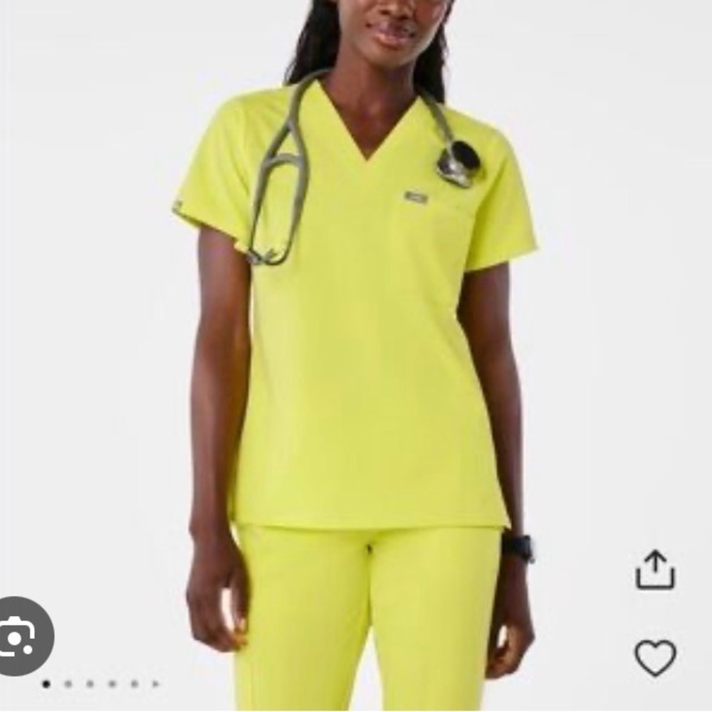 FIGS Catarina One-Pocket Scrub Top - Serving Lime